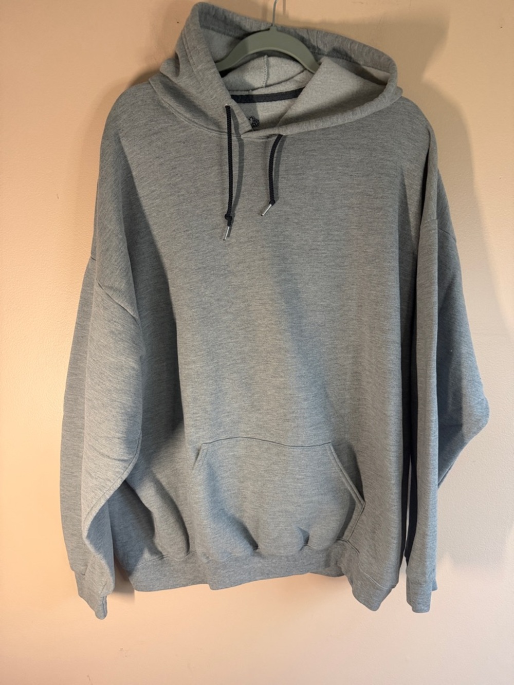 Fruit of the Loom Men's Heather Gray Hooded Sweatshirt